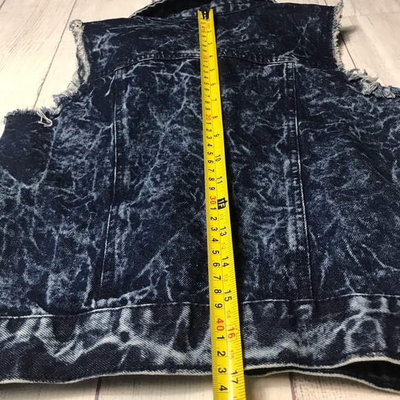Girls Sleeveless Denim Vest Goth Distressed Bleached Marbled Large 10/12 EUC - Picture 7 of 7